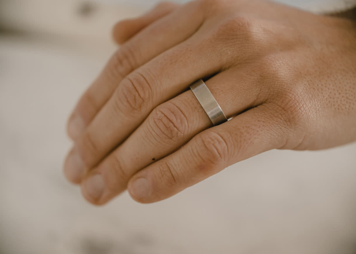 Frank | Plain engagement ring | VANBRUUN