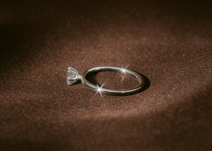 Solitaire engagement ring in 18K white gold & a lab-grown diamond from VANBRUUN