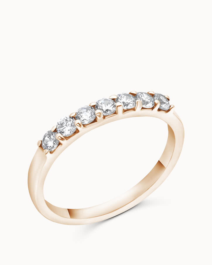 Eleonora i 18K roséguld med sju stycken lika stora labbodlade diamanter från VANBRUUN