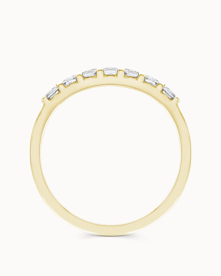 Eleonora i 18K gulguld med sju stycken lika stora labbodlade diamanter från VANBRUUN